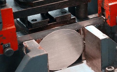 锦州造成带锯条牙齿碎裂或折断的几点原因！